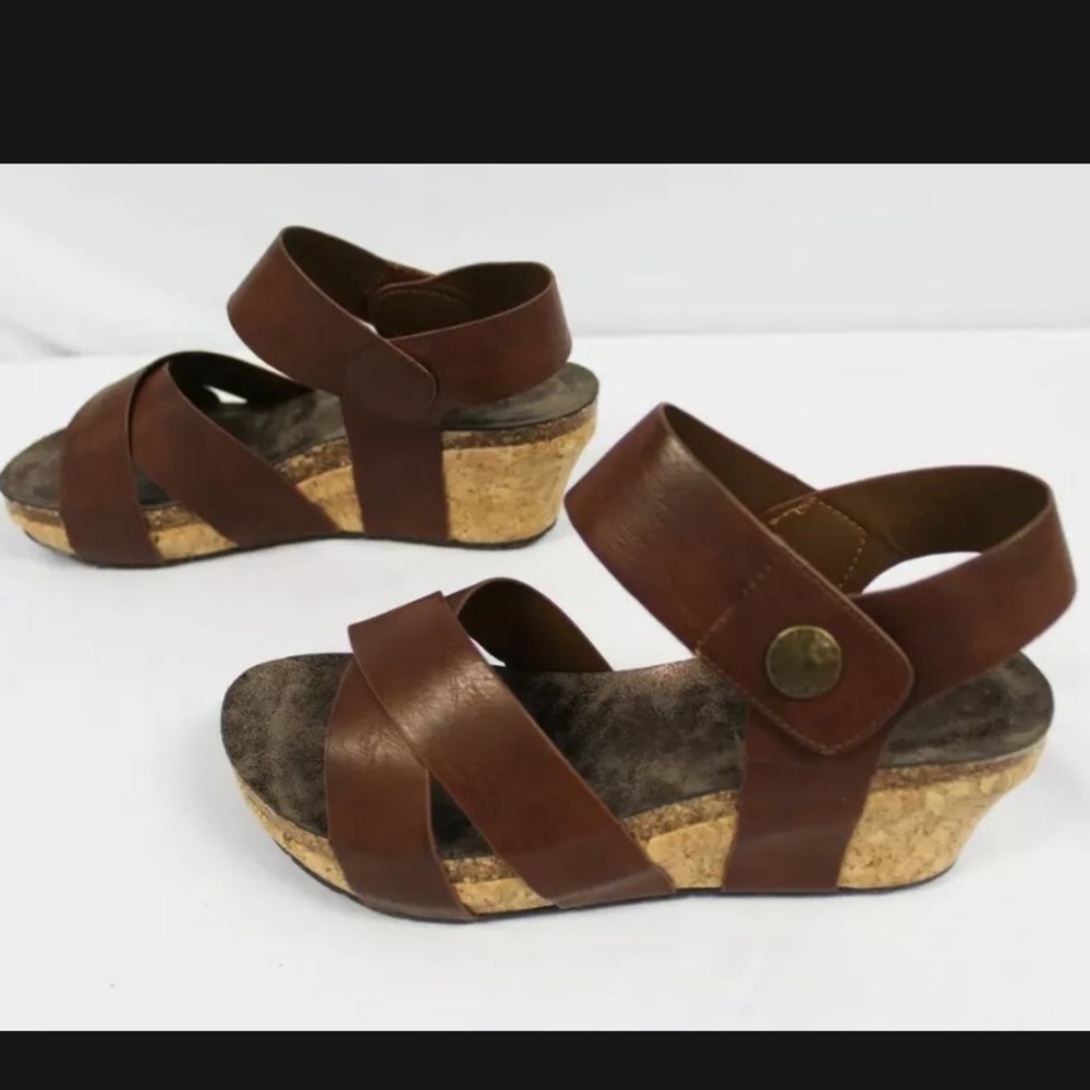 Pierre Dumas Women's Chantal Wedge Sandal Whiskey  Size US 7 1/2